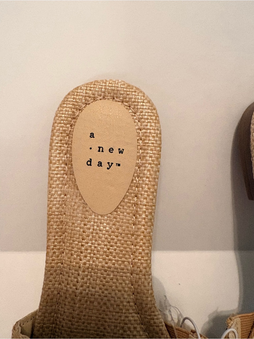 A New Day Raffia Slide Sandals Natural Woven Memory Foam Women’s Size 8.5 NWT - Picture 2 of 4